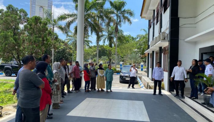Tolak Pemberhentian Kades Paluh Kurau, Warga Datangi DPRD Deliserdang
