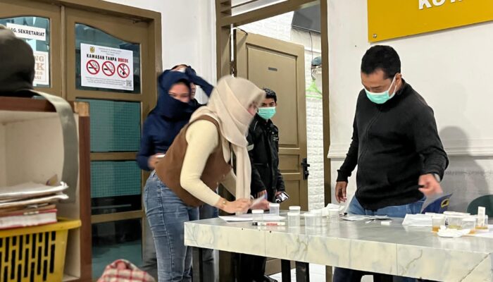 Razia Di Cafe Karaoke, 25 Muda Mudi Diamankan, Termasuk Oknum TNI