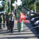 Danrem 022/PT Kolonel Inf Agus Supriyono beserta Ketua Persit KCK Koorcab Rem 022 PD I/BB Arin Agus Supriyono, disambut secara militer dan diwarnai tarian budaya Simalungun, Kamis (17/4).(Waspada/ist).