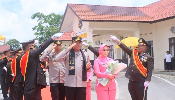 Tradisi Pedang Pora Pisah Sambut Kapolres Subulussalam Sukses