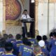Kakanwil Kemenag Aceh Drs Azhari, MSi memberikan pembinaan dan tausyiah kepada ratusan warga binaan di Lapas Kelas II Banda Aceh, Senin (21/04/25).(Waspada/T.Mansursyah)