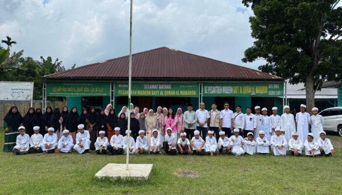 UPDL PLN Tuntungan Beri Bantuan Ke Pesantren BQM