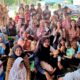 Darmawati Anton Saragih dan Rospita Benny Gusman Sinaga saat berada di tengah-tengah anak-anak berkebutuhan khusus di RRABK Jalan Asahan Kec. Siantar, Senin (21/4).(Waspada/ist).