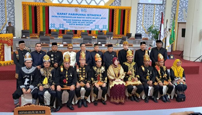 Serunee Kale Iringi Wali Kota Dan Kepala OPD Hadiri Sidang Paripurna HUT Ke-820 Kota Banda Aceh