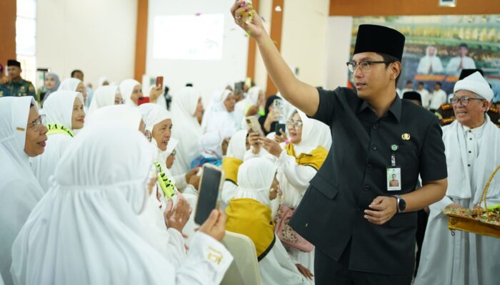 Rico Waas Instruksikan Camat Jaga Keluarga Dan Rumah Yang Ditinggalkan Calhaj