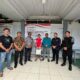 Kajari Palas, Sinrang, SH, MH didampingi Jaksa Fasilitator saat menjemput tersangka Mahmudin Siregar di Rutan kelas II B Sibuhuan yang bebas melalui Restoratif Justice.(Waspada/Ist)