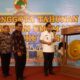 Wali Kota Medan Rico Tri Putra Bayu Waas disaksikan Ketua Umum KPUM Drs Mohon Diri Hasibuan serta pejabat terkait saat membuka RAT KPUM Tahun Buku 2024 di Medan.Waspada/Irianto