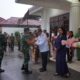 Bupati Tapanuli Utara, Dr Jonius Taripar Parsaoran Hutabarat, SSi, MSi didampingi istri Neny Angelina br Purba menerima kunjungan kerja Pangdam I/Bukit Barisan, Mayjen TNI Rio Firdianto bersama istri dr. Adhisty Galuh Chandra Dewi dan rombongan di Rumah Dinas Bupati, Rabu (23/4). Waspada/ist