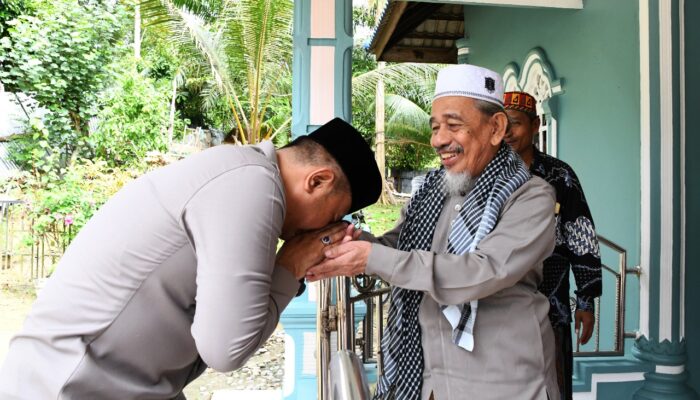 Dalam Bertugas, AKBP Irwan Kurniadi Mendapat Doa Ulama Kharismatik Aceh