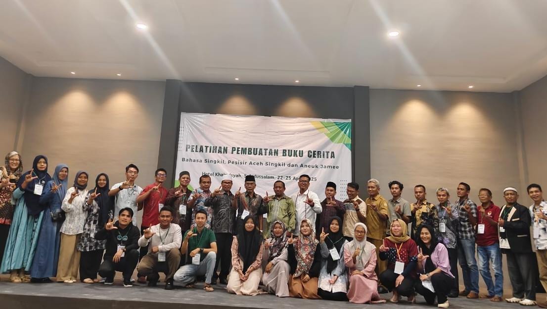 Para peserta yang didomimasi kawula muda saat mengikuti lokakarya tentang bahasa daerah Aceh Singkil, di Hotel Khairulsyah Subulussalam 22-25 April 2025. WASPADA/ist.