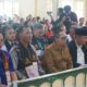 Bupati Taput Dr Jonius Taripar Parsaoran Hutabarat, SSi, MSi sedang mengadiri ibadah Napak Tilas dalam rangka Paskah Nasional 2025 di Gereja Dame Sait Ni Huta, Kamis (24/4). Waspada/ist