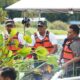 Danrem 022/PT terjun langsung turut serta membersihkan eceng gondok di Danau Toba kawasan Nagori Pematang Tambun Raya, Kec. Pematang Sidamanik, Kamis (24/4). Waspada/ist