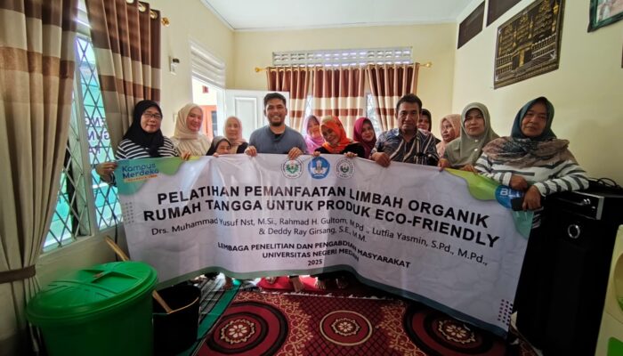 Dosen Unimed Gelar PKM Bersama PKK Mekar 15 Medan Pelatihan Daur Ulang Limbah Organik