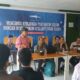 Para narasumber saat menyampaikan materi pada diskusi Ketenagakerjaan yang digelar Koalisi NGO HAM Aceh, Kamis (24/4). (Waspada/Zafrullah)