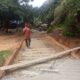 PEMBANGUNAN jalan rabat beton menggunakan DD di Dusun-8 Sei. Sira, Desa Bukit Selamat, Kec. Besitang, sudah beberapa hari terhenti. Waspada/Ist