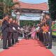 Sambut Kapolres Baru, Polres Toba Gelar Tradisi Pedang Pora