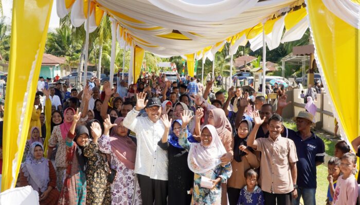 Warga Tapak Kuda Sukacita Terima Kunci Program Bedah Rumah Dari Bupati Langkat