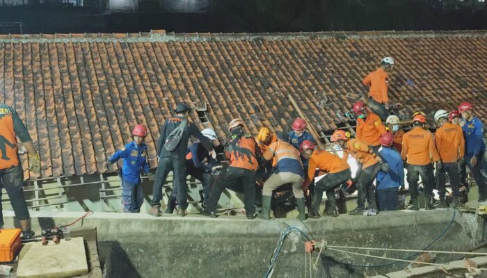 Tandon Air Pesantren Gontor Roboh, 4 Santri Meninggal Dan Puluhan Luka