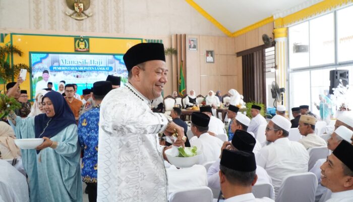 Bupati Langkat Tepung Tawari 460 Calhaj Asal Langkat