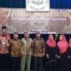 KELUARGA Besar Persaudaraan Arek-Arek Suroboyo (PAAS) Medan, berfoto bersama pada acara Halal Bi Halal yang dilaksanakan di Gedung RRI Jln Gatot Subroto Medan, Minggu (27/4). Waspada/ist