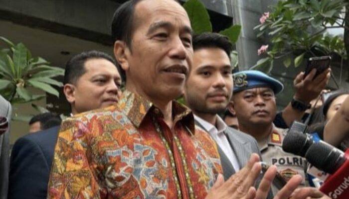Jokowi Laporkan Roy Suryo Dkk ke Polda Metro Jaya
