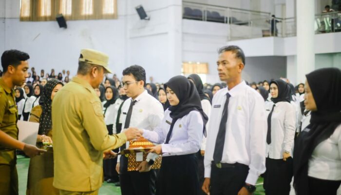 Bupati Mandailing Natal Serahkan SK CPNS