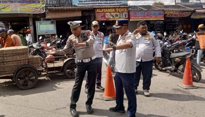 Cegah Kemacetan, Dishub Dan Satlantas Gelar Penertiban Di Pusat Pasar Kabanjahe