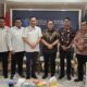 MENTERI Perdagangan Budi Santoso dan jajaran berfoto bersama menerima audiensi Dewan Pengurus Nasional Dewan Pemakai Jasa Angkutan Indonesia (DPN Depalindo) di Kantor Kementerian Perdagangan, di Jakarta pada Selasa (29/4/2025). Waspada/ist