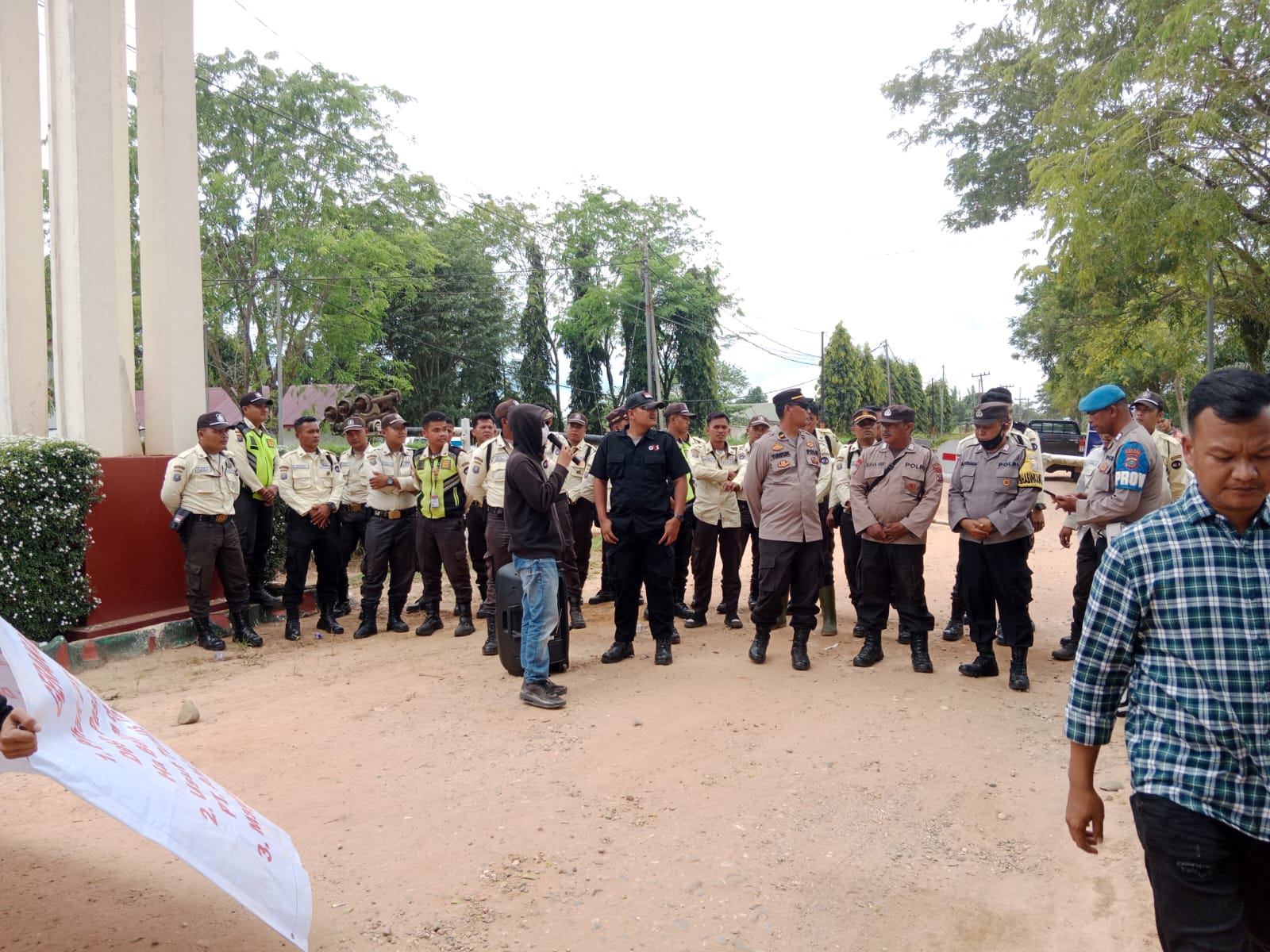 GAM-SU Tuntut Kejelasan Ganti Rugi Lahan Di PT ANJA Binanga GAM-SU Tuntut Kejelasan Ganti Rugi Lahan Di PT ANJA Binanga