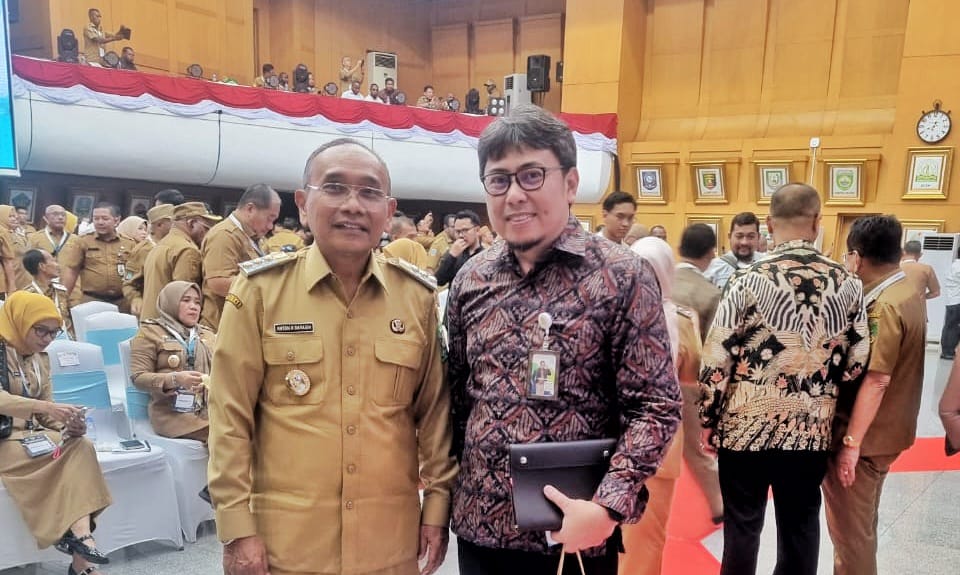 Bupati Anton Saragih saat mengikuti Rakortek Perumahan Pedesaan Kementerian Perumahan dan Kawasan Pemukiman Republik Indonesia (PKP RI) di Gedung Sasana Bhakti Praja, Kementerian Dalam Negeri, Jakarta Pusat, Selasa (29/4).(Waspada/ist)
