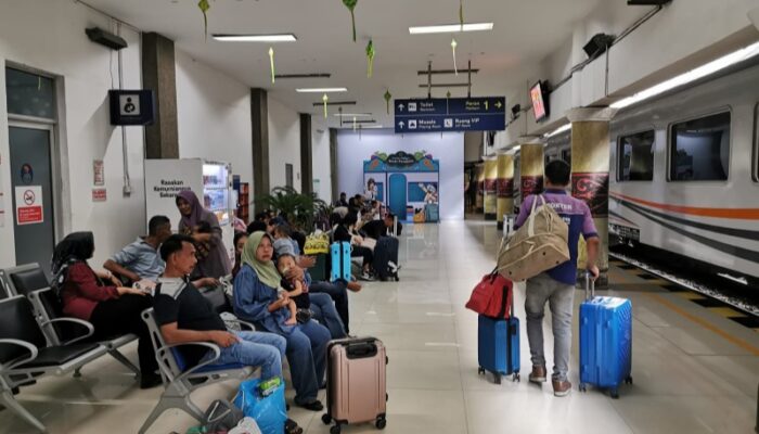 KAI Divre I Sumut Tambah 640 Tempat Duduk Kelas Bisnis Untuk Arus Balik Lebaran 2025