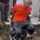 TERSANGKA FES, ditembak kedua kakinya usai membunuh kekasinya di rumah kontrakan mereka di Perumahan Tanjung Selamat Lestari Blok Dahlia No 07, Desa Tanjung Selamat, Kecamatan Sunggal, Kabupaten Deliserdang, Rabu (9/4). Waspada/Andi Aria Tirtayasa