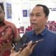 Budi Yuniawan, Head of Licensing Dept Wahana Musik Indonesia (WAMI) yang juga Pelaksana harian (Plh) Lembaga Manajemen Kolektif Nasional (LMKN) didampingi kuasa hukum WAMI Helmax Alex Sebastian Tampubolon SH, MH saat sosialisasi pemahaman serta kepedulian pelaku usaha terhadap pentingnya perlindungan kekayaan intelektual di Kantor Kementerian Hukum, Jl. Putri Hijau, Kelurahan Kesawan, Kecamatan Medan Barat, Medan, Kamis (17/4). Waspada/Andi Aria Tirtayasa