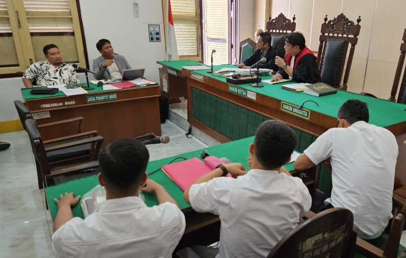 Persidangan prapid Rahmadi di PN Medan. Waspada/Rama Andriawan