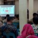 Ketua Persadia Kota Medan, Prof. Dr. H. Syafruddin Ritonga, saat memberikan penyuluhan diabetes kepada perangkat kecamatan, kelurahan, dan lingkungan di Kantor Kecamatan Medan Amplas, Kamis (24/4). Waspada/ist