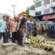 Jalan Sunggal Rusak Parah Seperti Kubangan Kerbau, Warga Menangis