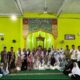 KETUA BKM Al Badar Center Medan, Drs. H Syariful Mahya Bandar MAP bersama pengurus terpilih dan undangan foto bersama. Waspada/Anum Saskia