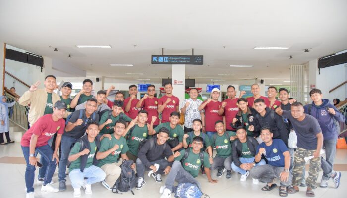 Ketum KONI Aceh Besar Lepas Pemain PSAB Arungi Liga 4 Nasional