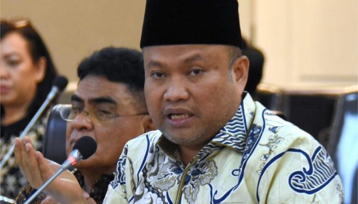 Memaknai Posisi Politik Sufmi Dasco