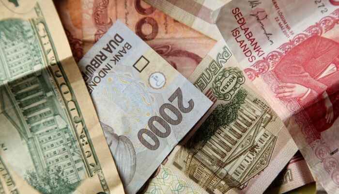 Akibat Tarif Resiprokal Rupiah Melemah, Dekati Rp17 Ribu Per Dollar AS
