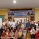 KEPALA Kantor Urusan Agama(KaKUA) Kecamatan Medan Johor, Drs.H.Ahmat Yani Siregar,MA bersama narasumber H.Sutan Syahrir Dalimunthe MA Pimpinan KBIHU Al Abidin dan Calhaj foto bersama. Waspada/Anum Saskia