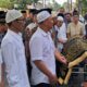PROSES pemberangkatan jenazah almarhum Zulkifli Husein dari rumah duka untuk dishalatkan dan dikebumikan di Pekuburan Muslim Jl. Halat. Waspada/zul harahap