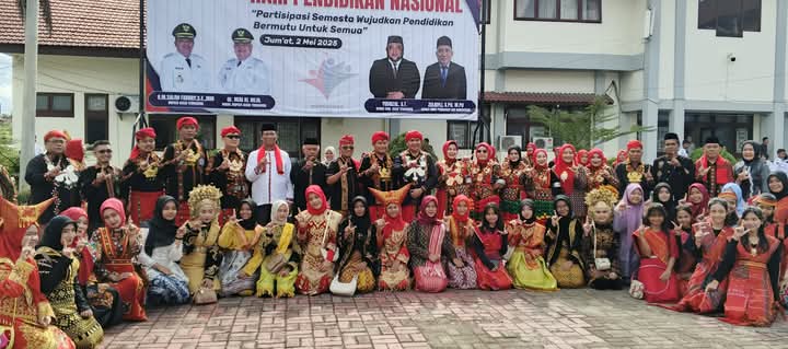 Bupati Salim Fakhry Pembina Upacara Peringatan Hardiknas 2025