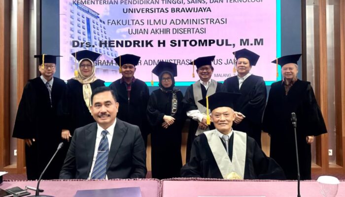 Hendrik Halomoan Sitompul Resmi Sandang Gelar Doktor