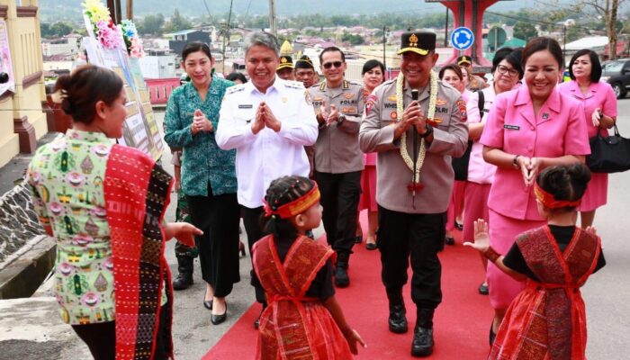 Kapolda Dan Ketua Bhayangkari Sumut Berkunjung Ke Taput