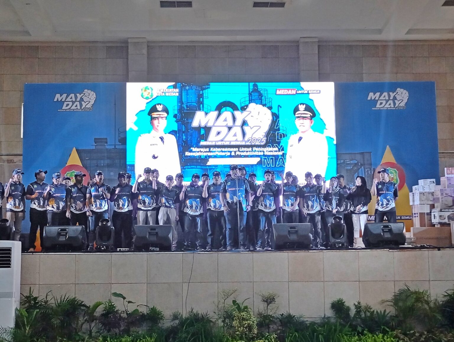 Buruh Jadi Bagian Terpenting Dalam Pembangunan Wali Kota Medan Rico Tri Putra Bayu Waas menghadiri perayaan Mayday yang digelar di Pardede Hall, Kamis (1/5/2025). Waspada/ist