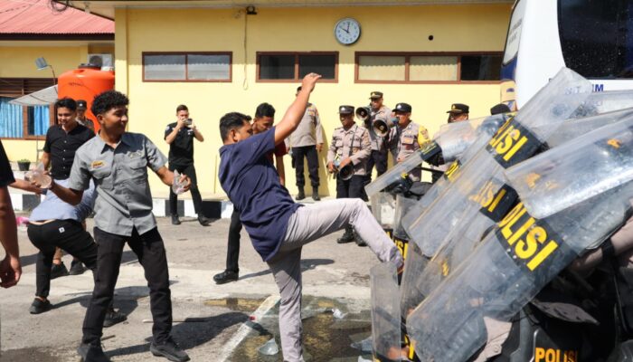 Aksi Demo Di Polres Sabang Dalam Adegan Simulasi Sispamkota