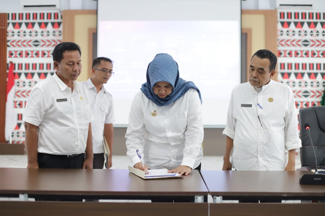 Wakil Bupati Madina, Atika Nasution saat menutup acara Musrenbang RKPD Tahun 2026.(Waspada/ist)