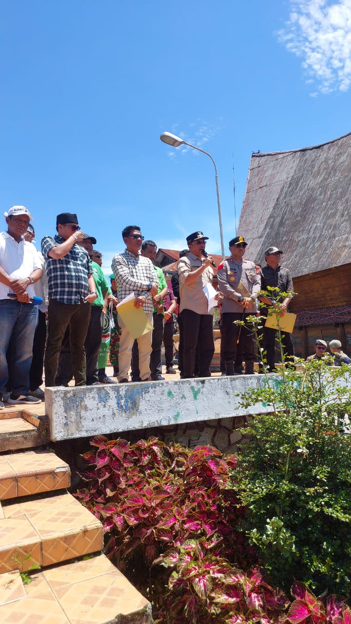 Peringati May Day, Ratusan Buruh Di Toba Sampaikan 5 Tuntutan Peringati May Day, Ratusan Buruh Di Toba Sampaikan 5 Tuntutan