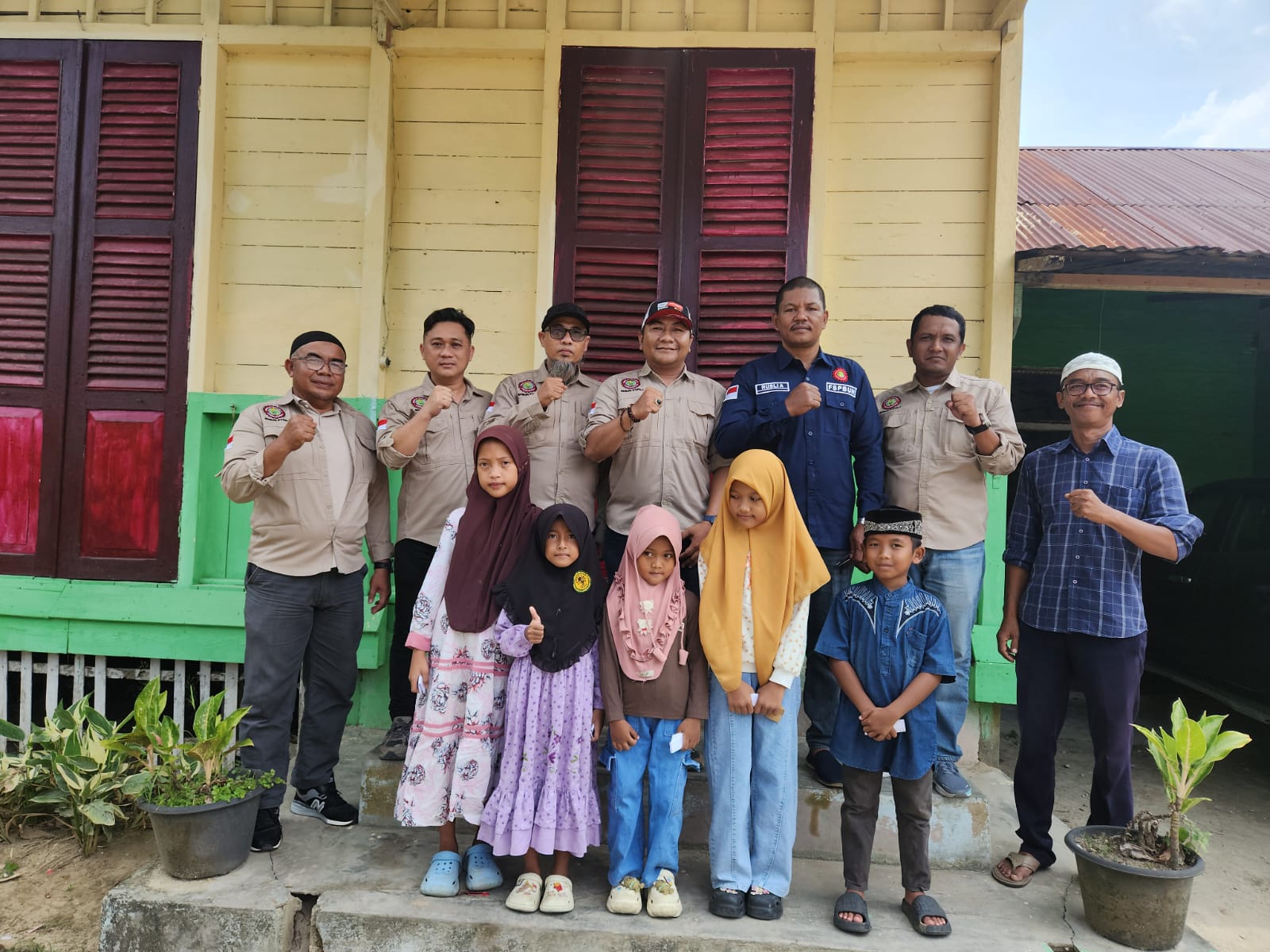 Peringati May Day, SPBUN PTPN I Regional VI Aceh Santuni Anak Yatim Dan Baksos Peringati May Day, SPBUN PTPN I Regional VI Aceh Santuni Anak Yatim Dan Baksos